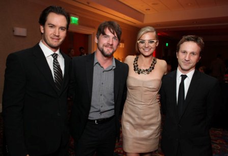 Mark-Paul Gosselaar, Breckin Meyer, Eliza Coupe, Zachary Knighton